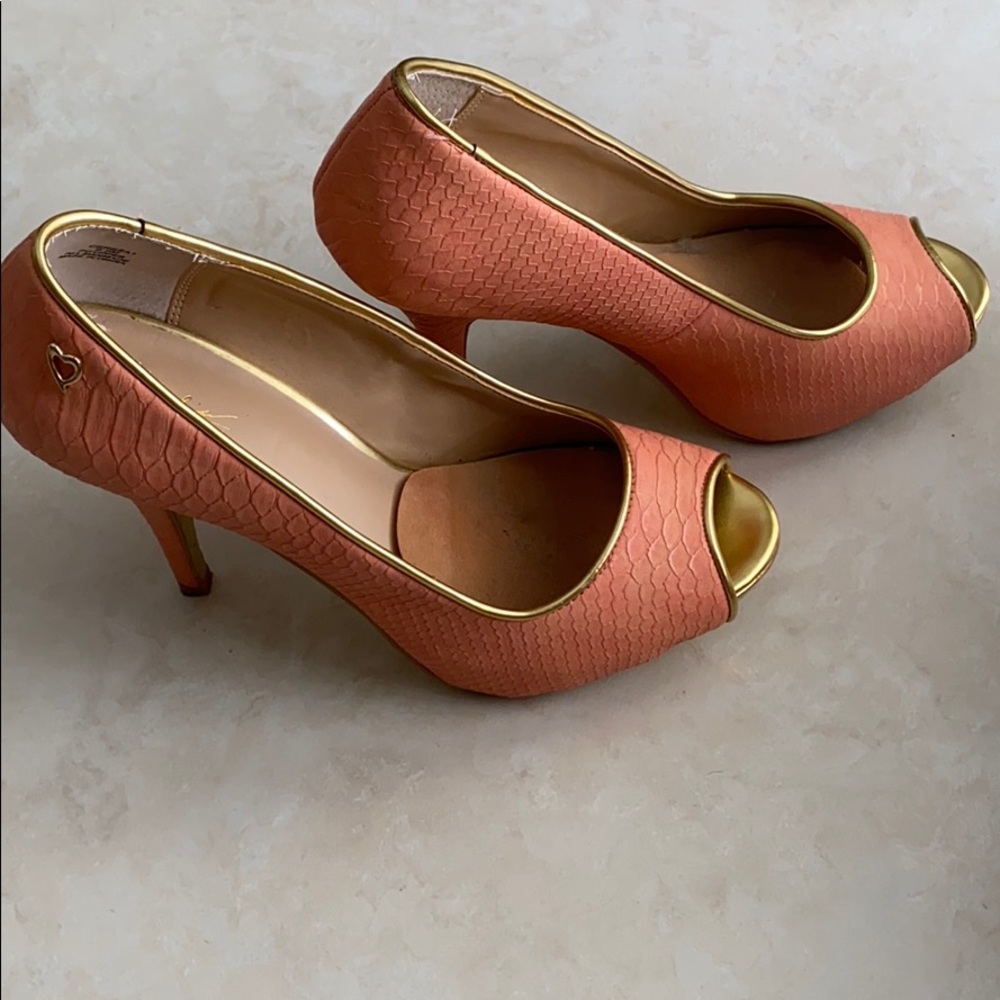 Peach heels. Thalia. Only used once.